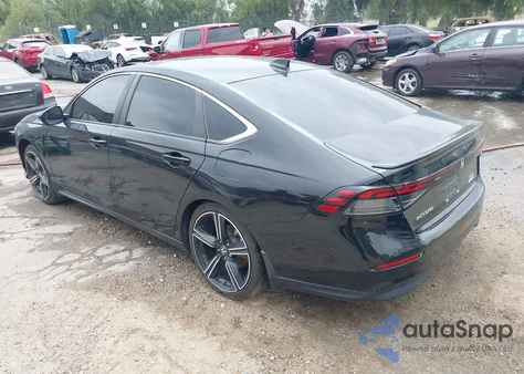 2023 Honda Accord Hybrid Sport z USA, uszkodzony, nr VIN 1HGCY2F5XPA067232
